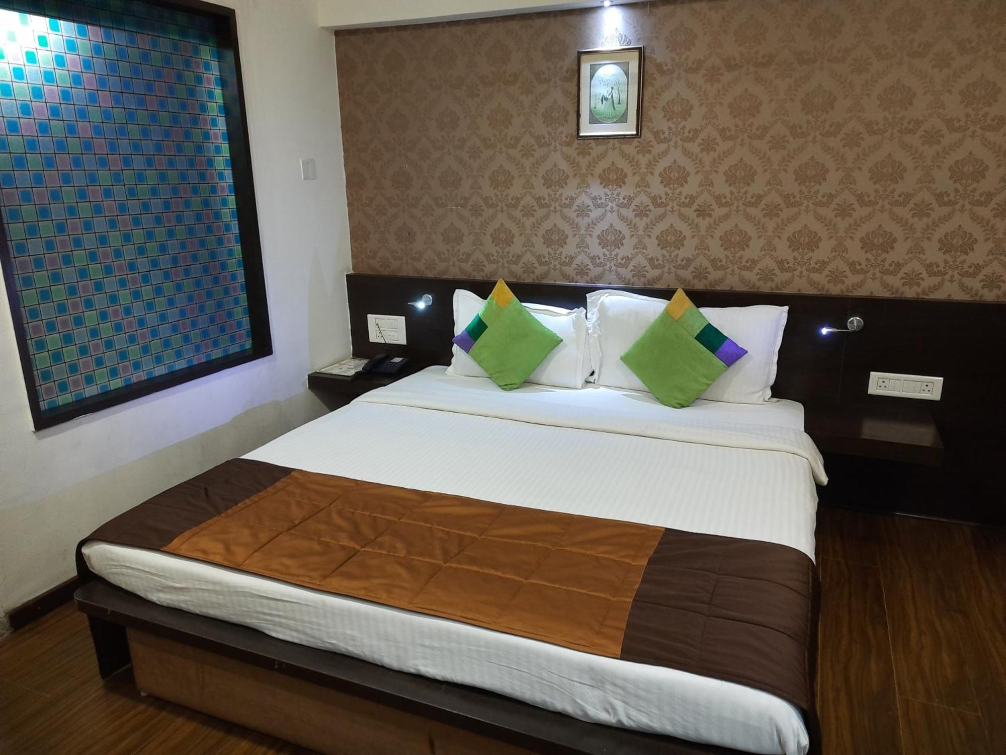 Hotel LXIA Hinjewadi Pimpri-Chinchwad Buitenkant foto