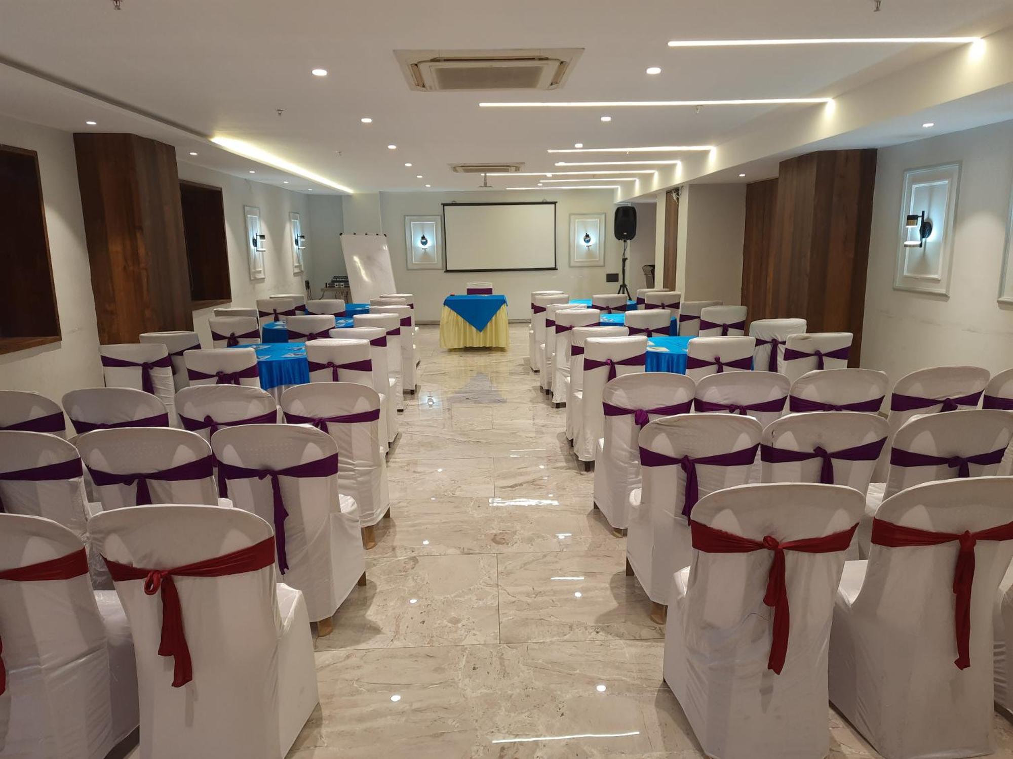 Hotel LXIA Hinjewadi Pimpri-Chinchwad Buitenkant foto