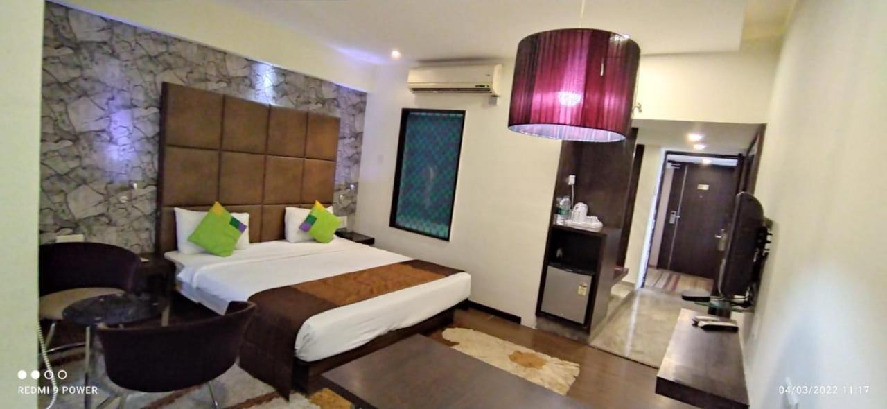 Hotel LXIA Hinjewadi Pimpri-Chinchwad Buitenkant foto