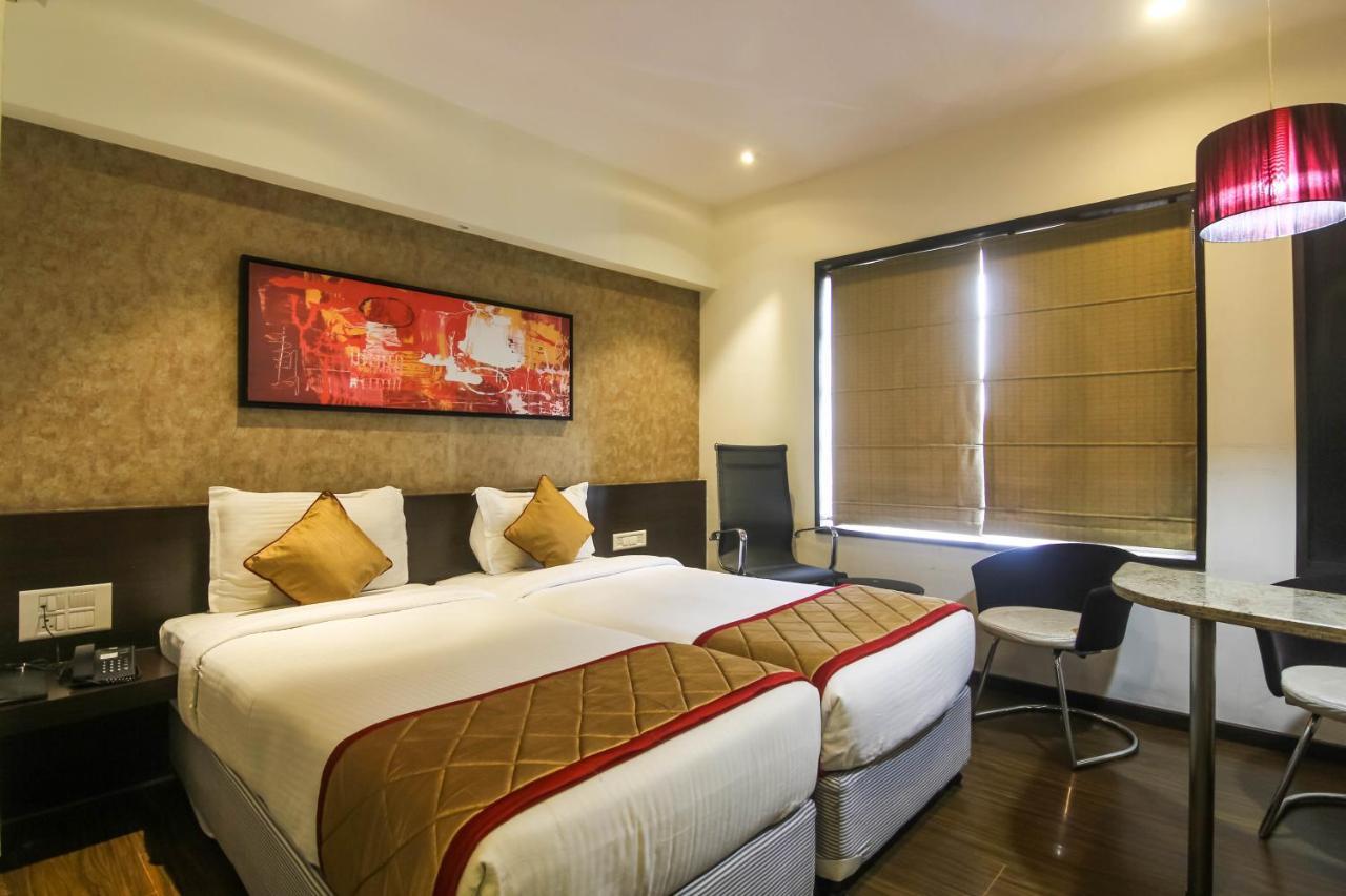 Hotel LXIA Hinjewadi Pimpri-Chinchwad Buitenkant foto