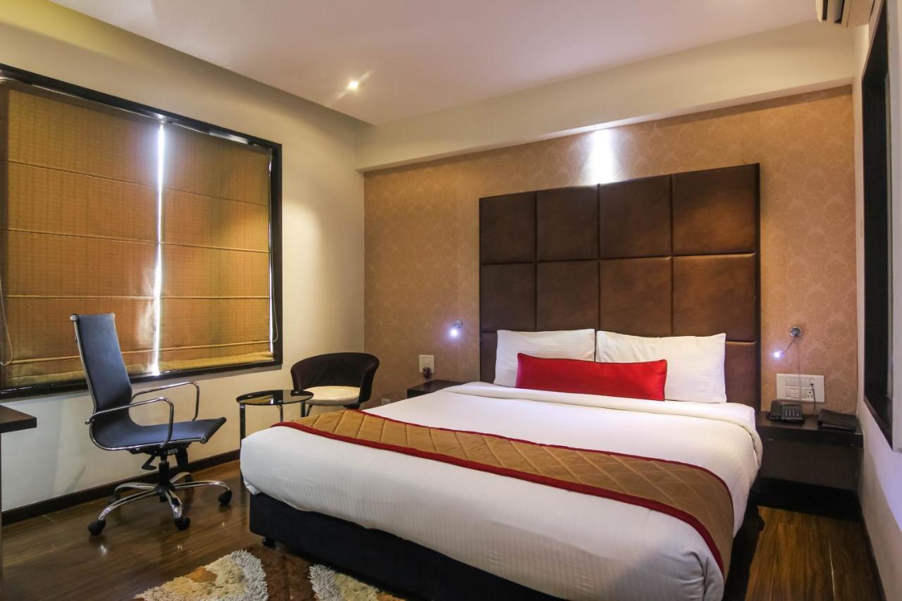 Hotel LXIA Hinjewadi Pimpri-Chinchwad Buitenkant foto