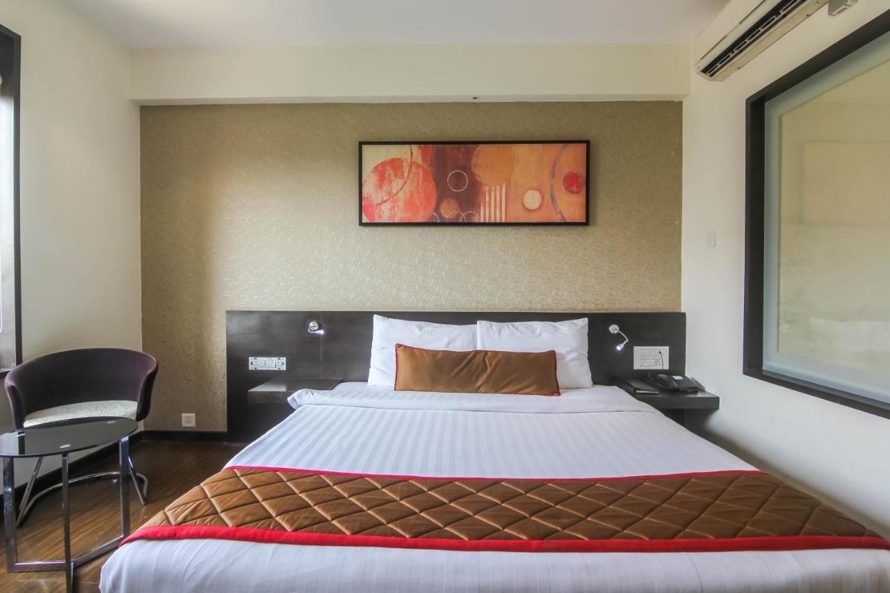 Hotel LXIA Hinjewadi Pimpri-Chinchwad Buitenkant foto