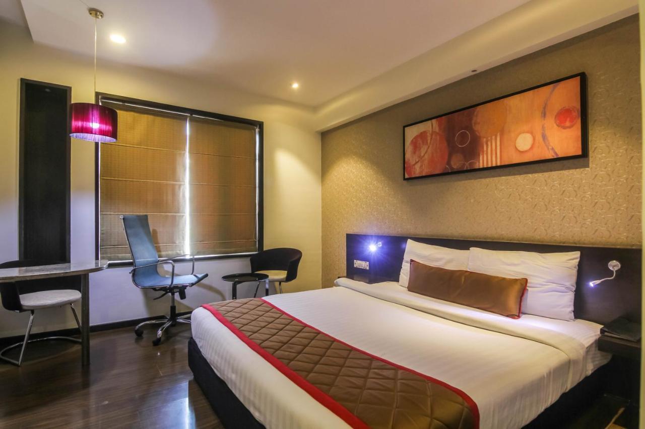 Hotel LXIA Hinjewadi Pimpri-Chinchwad Buitenkant foto